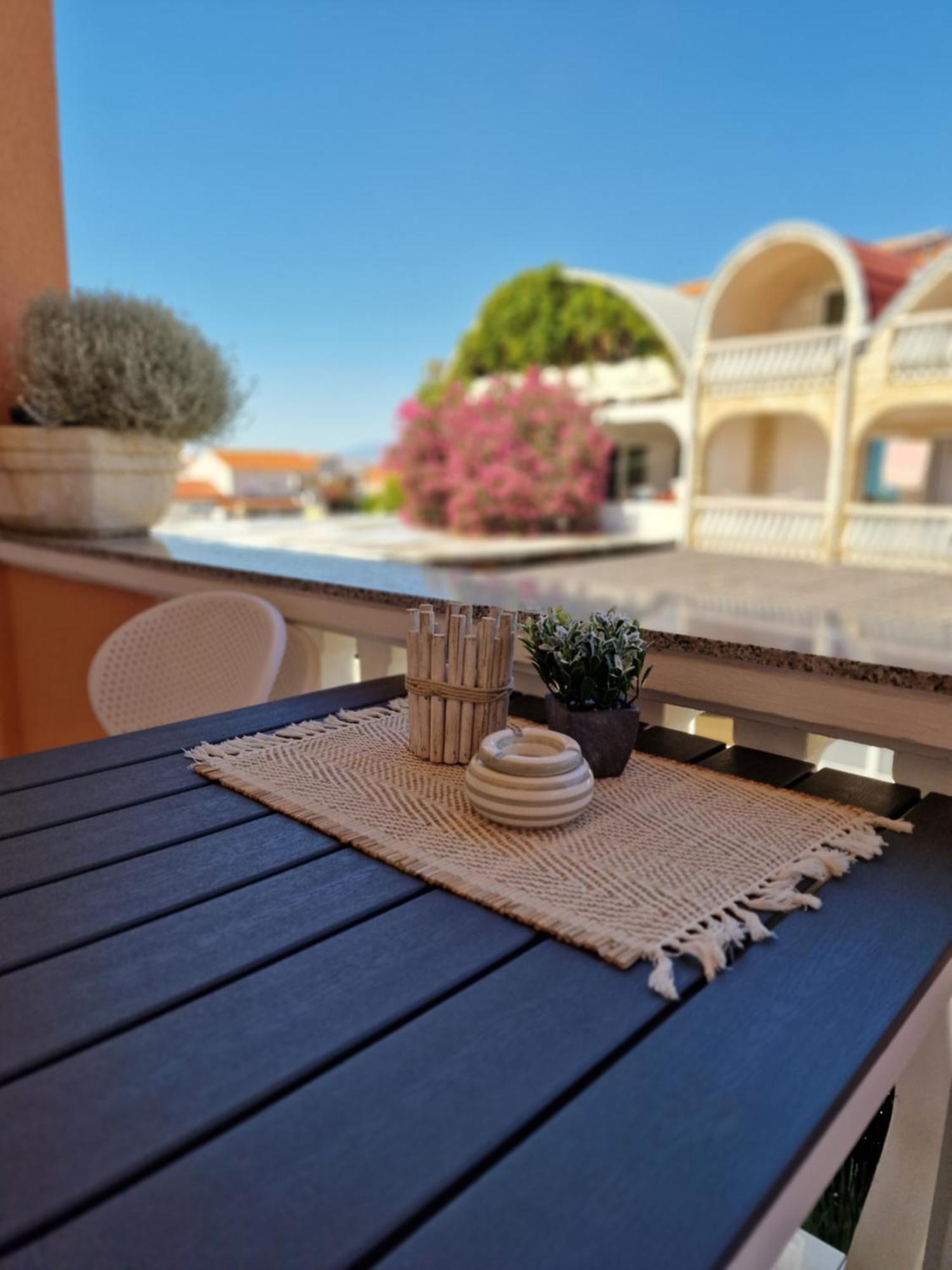 Apartment Melani Vir