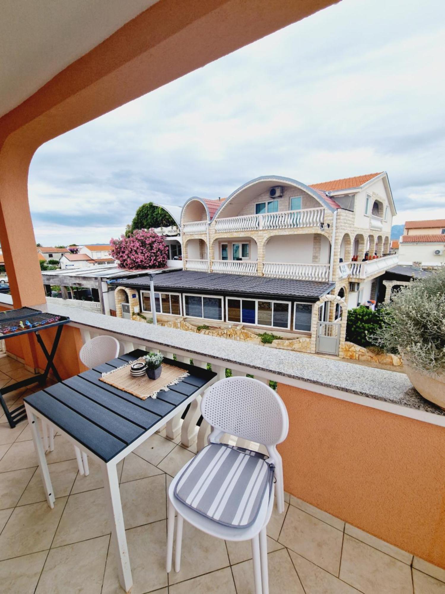 Apartment Melani *