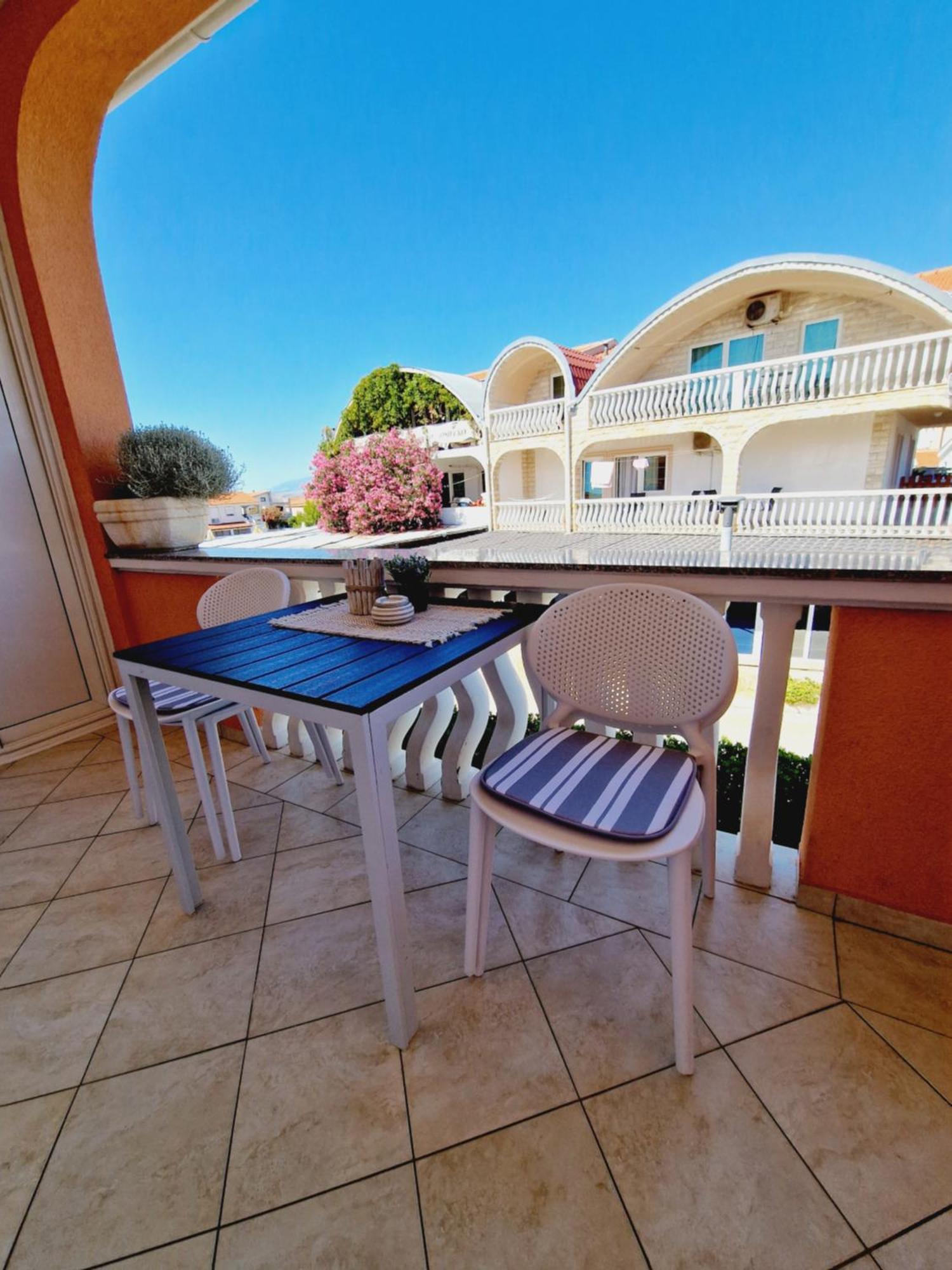 Melani Apartment *