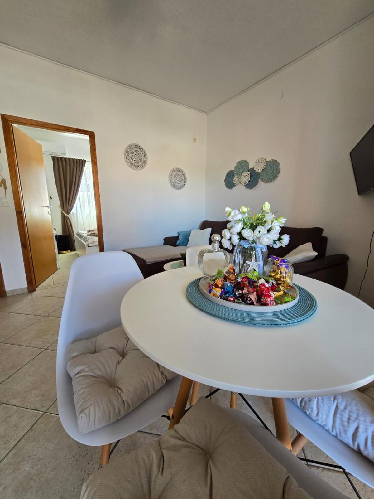 Apartment Melani Vir