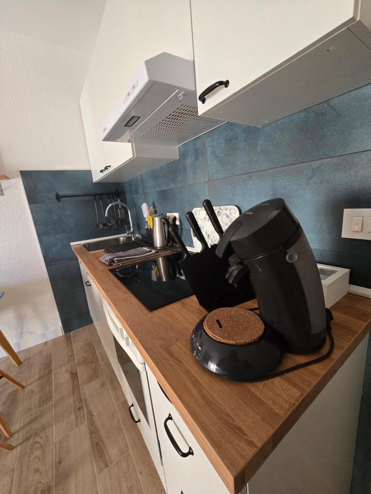 Melani Apartment Vir